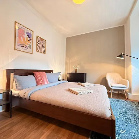 Elegant 4br Near Citycenter With Balcony Oldenburg