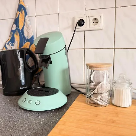 Elegant 4br Near Citycenter With Balcony Lägenhet